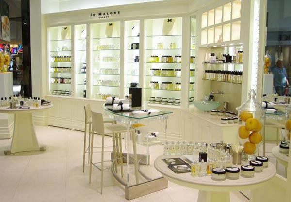 英國(guó)祖馬龍專賣點(diǎn)展柜SI設(shè)計(jì)04