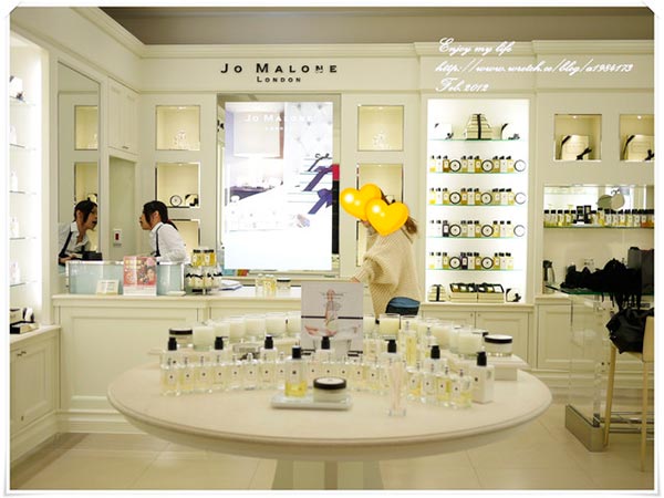 英國(guó)祖馬龍專賣點(diǎn)展柜SI設(shè)計(jì)05