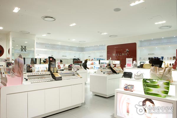 專賣店商場展柜設(shè)計(jì)08