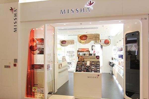 專賣店商場展柜設(shè)計(jì)09