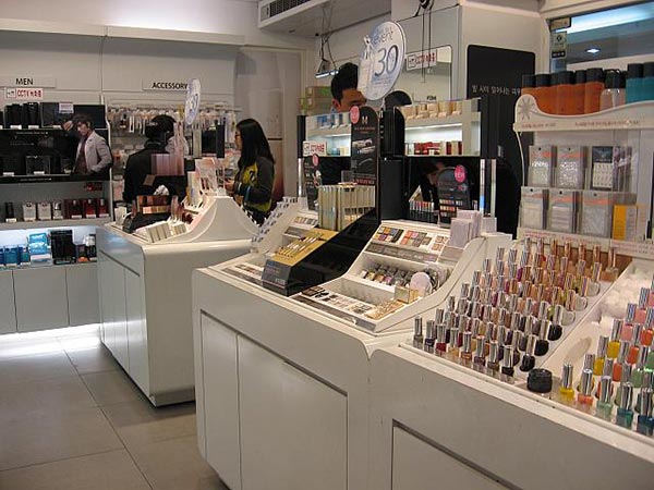 專賣店商場展柜設(shè)計(jì)10