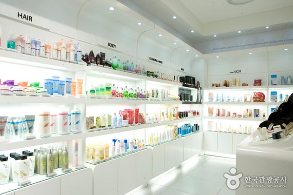 專賣店商場展柜設(shè)計(jì)13