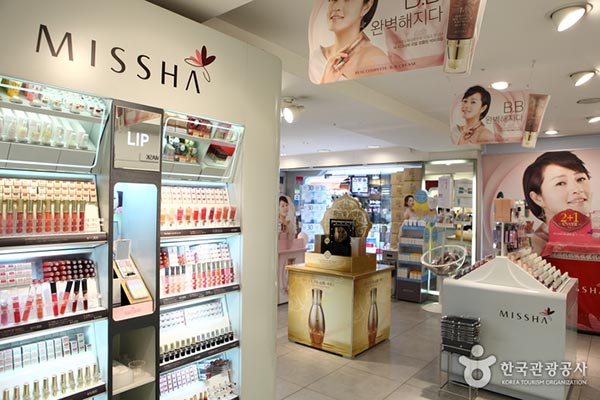 專賣店商場展柜設(shè)計(jì)01